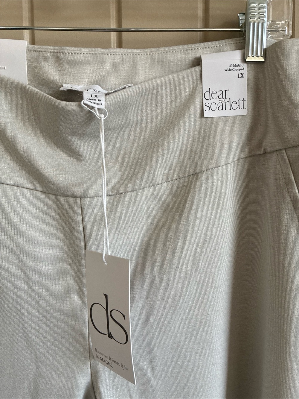 Dear Scarlett Light Cream Cropped Pull-On Pants - Picture 2 of 6